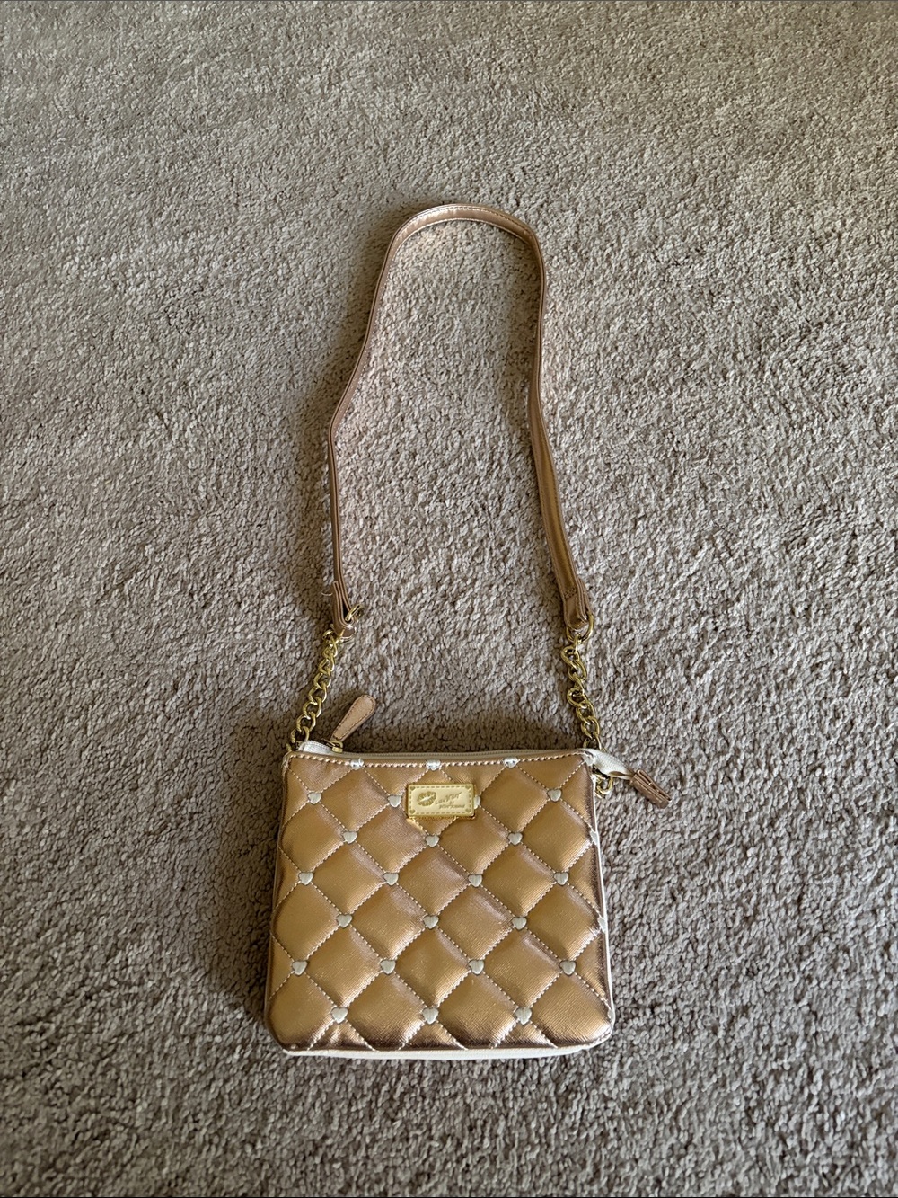 Betsey Johnson Quilted Metallic Gold with white hearts Crossbody Bag like new - Picture 2 of 6